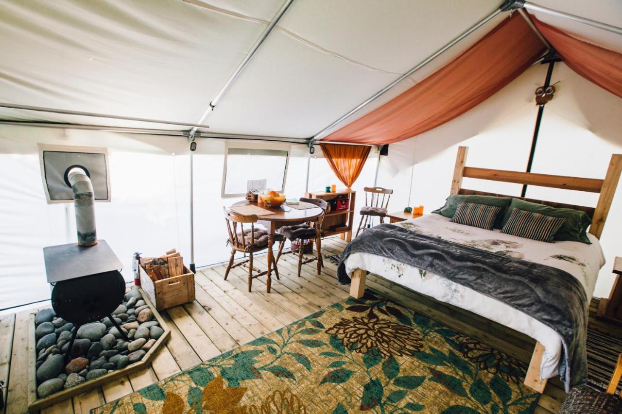 Готель So Damn Lucky Glamping Юклулет Екстер'єр фото