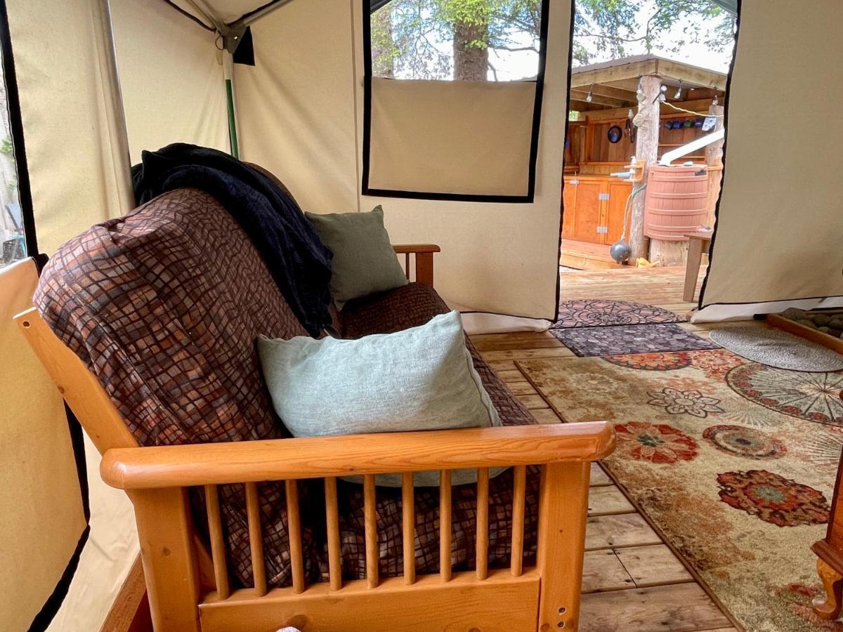 Готель So Damn Lucky Glamping Юклулет Екстер'єр фото
