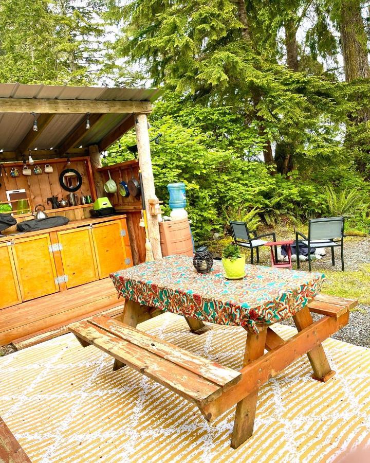 Готель So Damn Lucky Glamping Юклулет Екстер'єр фото