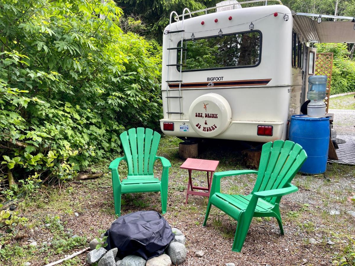Готель So Damn Lucky Glamping Юклулет Екстер'єр фото