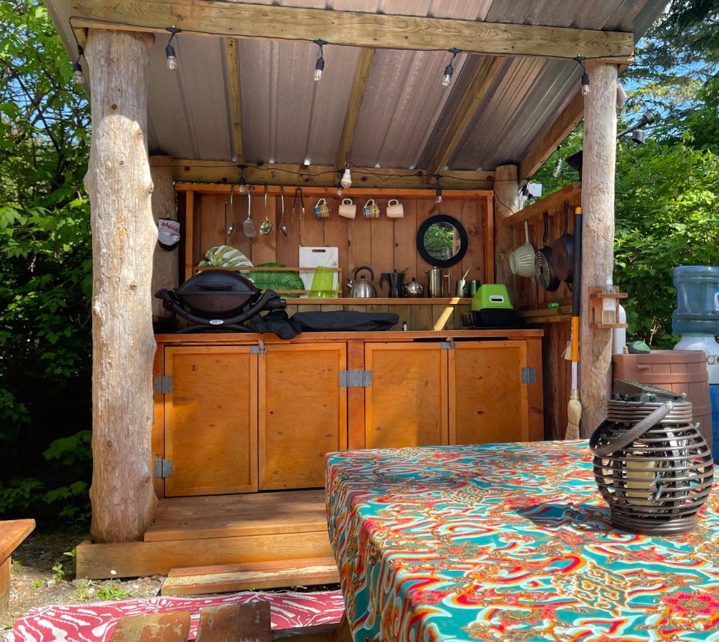 Готель So Damn Lucky Glamping Юклулет Екстер'єр фото