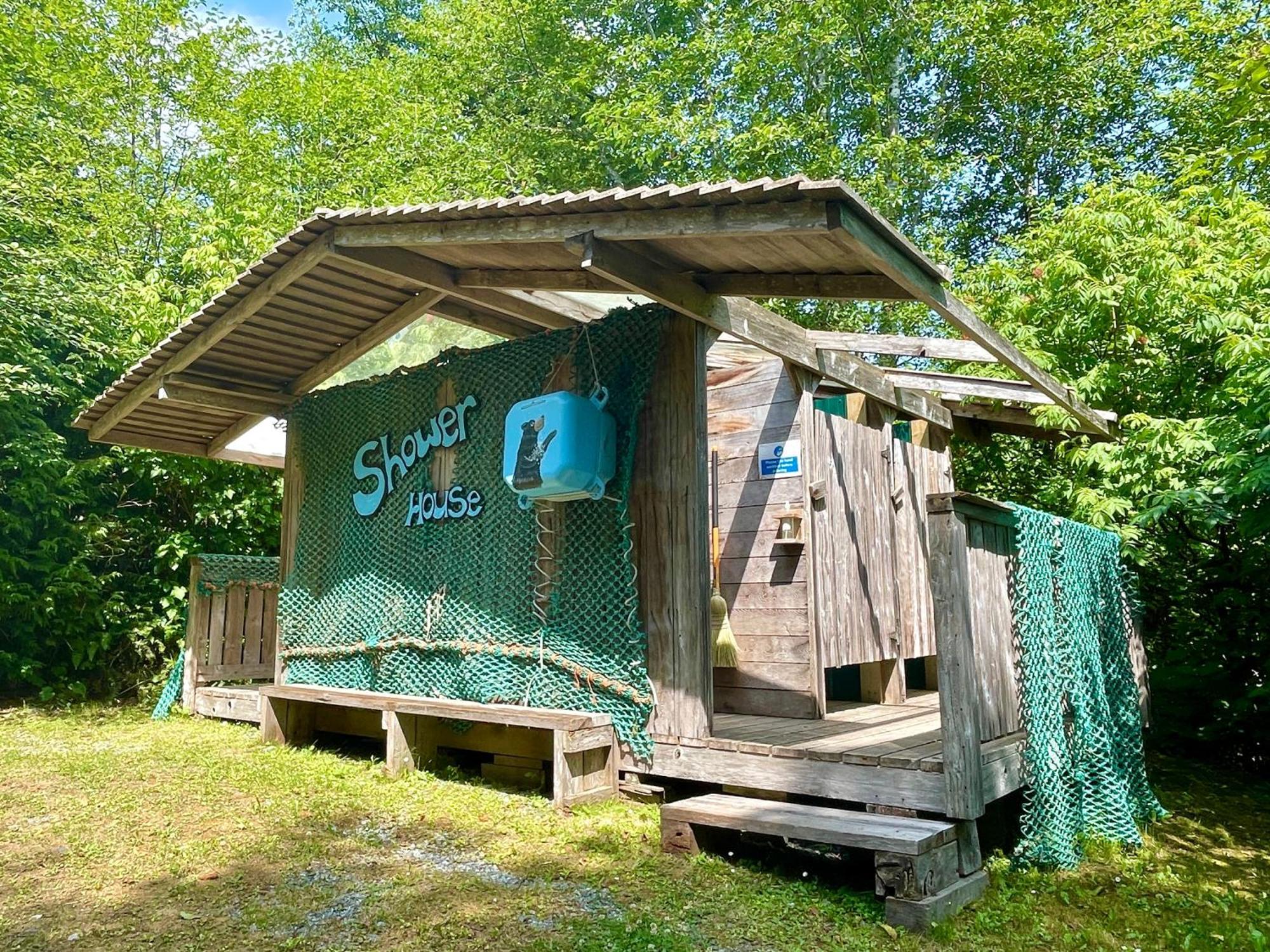 Готель So Damn Lucky Glamping Юклулет Екстер'єр фото